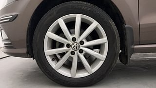Used 2017 Volkswagen Ameo [2017-2020] Highline Plus 1.5L AT (D) Diesel Automatic tyres LEFT FRONT TYRE RIM VIEW