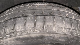 Used 2020 Renault Kwid [2015-2019] 1.0 RXT AMT Opt Petrol Automatic tyres LEFT REAR TYRE TREAD VIEW