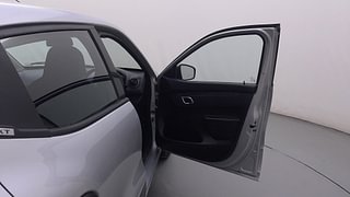 Used 2020 Renault Kwid [2015-2019] 1.0 RXT AMT Opt Petrol Automatic interior RIGHT FRONT DOOR OPEN VIEW