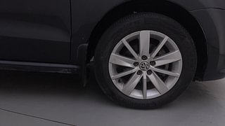 Used 2015 Volkswagen Polo [2014-2020] Highline 1.5 (D) Diesel Manual tyres RIGHT FRONT TYRE RIM VIEW
