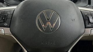 Used 2023 Volkswagen Virtus Highline 1.0 TSI AT Petrol Automatic top_features Airbags