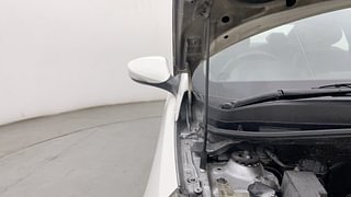 Used 2014 Hyundai Verna [2011-2015] Fluidic 1.6 CRDi SX AT Diesel Automatic engine ENGINE RIGHT SIDE HINGE & APRON VIEW