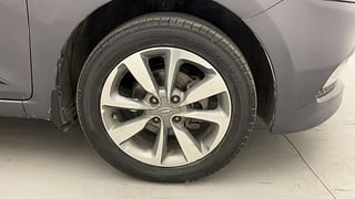 Used 2016 Hyundai Elite i20 [2014-2018] Asta 1.2 Petrol Manual tyres RIGHT FRONT TYRE RIM VIEW