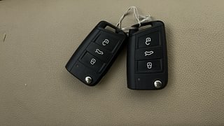 Used 2023 Volkswagen Virtus Highline 1.0 TSI AT Petrol Automatic extra CAR KEY VIEW