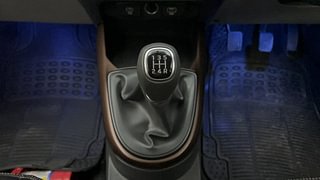 Used 2023 Hyundai Aura SX 1.2 CNG Petrol+cng Manual interior GEAR  KNOB VIEW