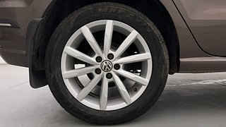 Used 2017 Volkswagen Ameo [2017-2020] Highline Plus 1.5L AT (D) Diesel Automatic tyres RIGHT REAR TYRE RIM VIEW