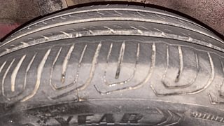 Used 2013 Honda Brio [2011-2016] S MT Petrol Manual tyres RIGHT REAR TYRE TREAD VIEW