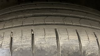 Used 2017 Maruti Suzuki Baleno [2015-2019] Zeta Petrol Petrol Manual tyres LEFT FRONT TYRE TREAD VIEW