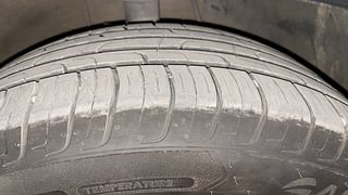 Used 2021 Hyundai New i20 Asta 1.0 Turbo IMT Petrol Manual tyres RIGHT FRONT TYRE TREAD VIEW