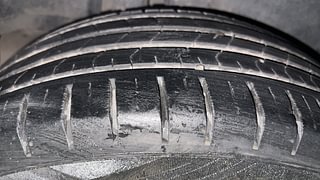Used 2019 Maruti Suzuki Ciaz Alpha AT Petrol Petrol Automatic tyres RIGHT REAR TYRE TREAD VIEW