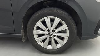 Used 2023 Volkswagen Virtus Highline 1.0 TSI AT Petrol Automatic tyres RIGHT FRONT TYRE RIM VIEW