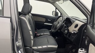 Used 2014 Maruti Suzuki Wagon R 1.0 [2010-2019] VXi Petrol Manual interior RIGHT SIDE FRONT DOOR CABIN VIEW
