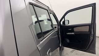 Used 2014 Maruti Suzuki Wagon R 1.0 [2010-2019] VXi Petrol Manual interior RIGHT FRONT DOOR OPEN VIEW