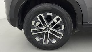 Used 2022 Hyundai Venue SX (O) 1.0 Turbo iMT Petrol Manual tyres RIGHT REAR TYRE RIM VIEW