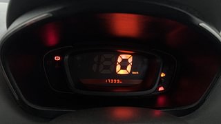 Used 2018 Renault Kwid [2015-2019] RXT Petrol Manual interior CLUSTERMETER VIEW
