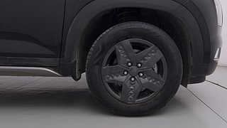 Used 2023 Hyundai Creta S Petrol Petrol Manual tyres RIGHT FRONT TYRE RIM VIEW