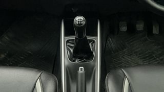 Used 2017 Maruti Suzuki Baleno [2015-2019] Zeta Petrol Petrol Manual interior GEAR  KNOB VIEW
