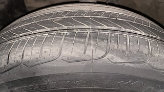 Used 2015 Hyundai Elite i20 [2014-2018] Asta 1.2 Petrol Manual tyres LEFT FRONT TYRE TREAD VIEW