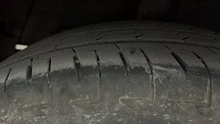 Used 2017 Hyundai Grand i10 [2017-2020] Sportz (O) 1.2 kappa VTVT Petrol Manual tyres RIGHT REAR TYRE TREAD VIEW