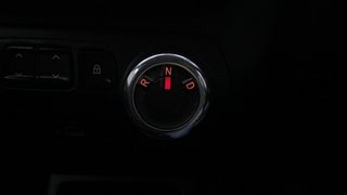 Used 2020 Renault Kwid [2015-2019] 1.0 RXT AMT Opt Petrol Automatic interior GEAR  KNOB VIEW