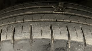 Used 2017 Maruti Suzuki Baleno [2015-2019] Zeta Petrol Petrol Manual tyres RIGHT FRONT TYRE TREAD VIEW