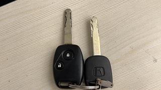 Used 2012 Honda Brio [2011-2016] S MT Petrol Manual extra CAR KEY VIEW