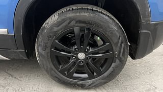 Used 2017 maruti-suzuki Vitara Brezza ZDI PLUS Dual Tone Diesel Manual tyres LEFT REAR TYRE RIM VIEW