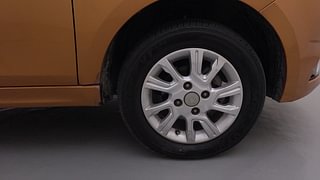 Used 2017 Tata Tiago [2016-2020] Revotron XZA AMT Petrol Automatic tyres RIGHT FRONT TYRE RIM VIEW