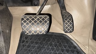 Used 2017 Volkswagen Ameo [2017-2020] Highline Plus 1.5L AT (D) Diesel Automatic interior PEDALS VIEW