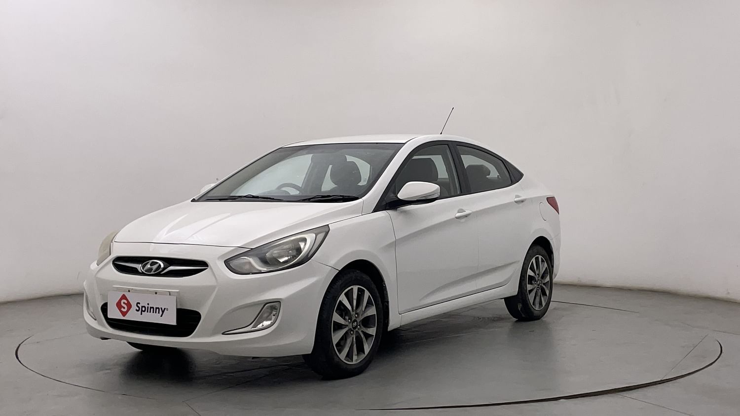 LEFT FRONT CORNER VIEW