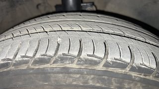 Used 2017 Volkswagen Ameo [2017-2020] Highline Plus 1.5L AT (D) Diesel Automatic tyres RIGHT FRONT TYRE TREAD VIEW