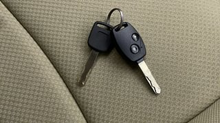 Used 2013 Honda Brio [2011-2016] S MT Petrol Manual extra CAR KEY VIEW