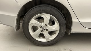 Used 2015 Honda City [2014-2017] VX CVT Petrol Automatic tyres RIGHT REAR TYRE RIM VIEW