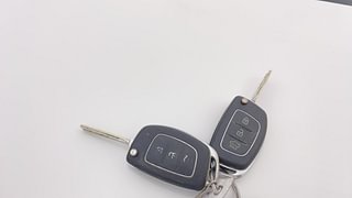 Used 2014 Hyundai Verna [2011-2015] Fluidic 1.6 CRDi SX AT Diesel Automatic extra CAR KEY VIEW