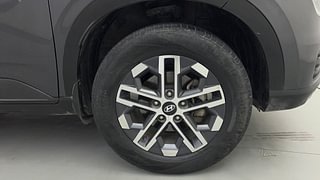 Used 2022 Hyundai Venue SX (O) 1.0 Turbo iMT Petrol Manual tyres RIGHT FRONT TYRE RIM VIEW