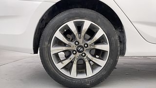 Used 2014 Hyundai Verna [2011-2015] Fluidic 1.6 CRDi SX AT Diesel Automatic tyres RIGHT REAR TYRE RIM VIEW