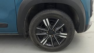 Used 2022 Renault Kwid Climber 1.0l SCE Petrol MT Petrol Manual tyres RIGHT FRONT TYRE RIM VIEW
