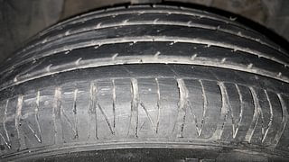 Used 2016 maruti-suzuki Vitara Brezza ZDI PLUS Dual Tone Diesel Manual tyres RIGHT FRONT TYRE TREAD VIEW