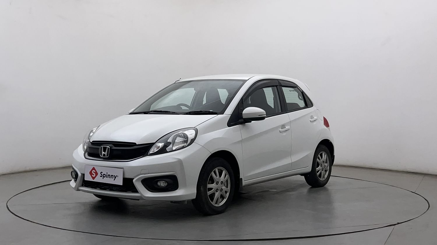 LEFT FRONT CORNER VIEW