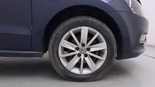 Used 2014 Volkswagen Polo [2010-2014] Highline1.2L (P) Petrol Manual tyres RIGHT FRONT TYRE RIM VIEW