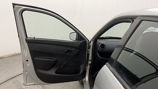 Used 2017 Renault Kwid [2015-2019] 1.0 RXL AMT Petrol Automatic interior LEFT FRONT DOOR OPEN VIEW