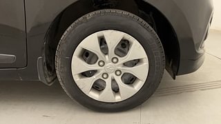 Used 2014 Hyundai Xcent [2014-2017] S Petrol Petrol Manual tyres RIGHT FRONT TYRE RIM VIEW