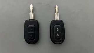 Used 2017 Renault Kwid [2015-2019] 1.0 RXT AMT Petrol Automatic extra CAR KEY VIEW