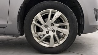 Used 2013 Maruti Suzuki Swift [2011-2017] ZDi Diesel Manual tyres RIGHT FRONT TYRE RIM VIEW