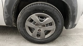 Used 2017 Renault Kwid [2015-2019] 1.0 RXL AMT Petrol Automatic tyres RIGHT FRONT TYRE RIM VIEW