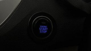 Used 2018 Hyundai Verna SX (O) 1.6 VTVT AT Petrol Automatic top_features Keyless start