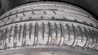 Used 2014 Volkswagen Polo [2010-2014] Highline1.2L (P) Petrol Manual tyres RIGHT REAR TYRE TREAD VIEW