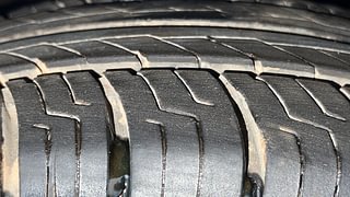 Used 2016 Hyundai Grand i10 [2013-2017] Sportz 1.2 Kappa VTVT Petrol Manual tyres RIGHT FRONT TYRE TREAD VIEW