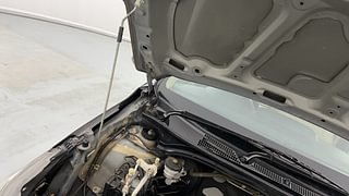 Used 2019 Honda Amaze 1.2 V CVT Petrol Petrol Automatic engine ENGINE RIGHT SIDE HINGE & APRON VIEW