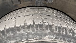 Used 2019 Hyundai Verna [2017-2020] 1.6 VTVT SX Petrol Manual tyres LEFT FRONT TYRE TREAD VIEW